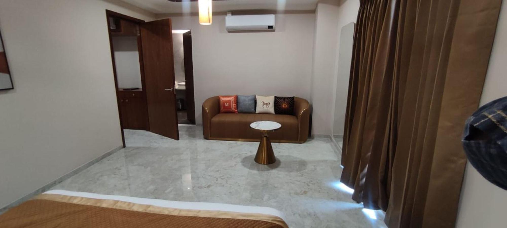 Vits Satyajeet Karad Hotel Екстериор снимка