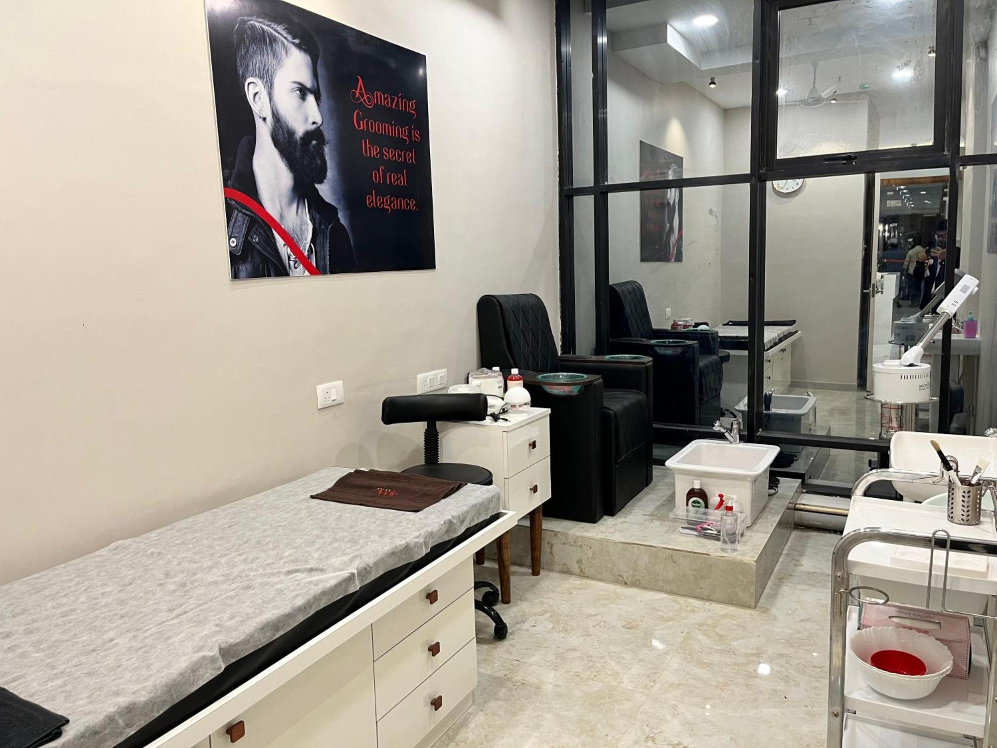 Vits Satyajeet Karad Hotel Екстериор снимка