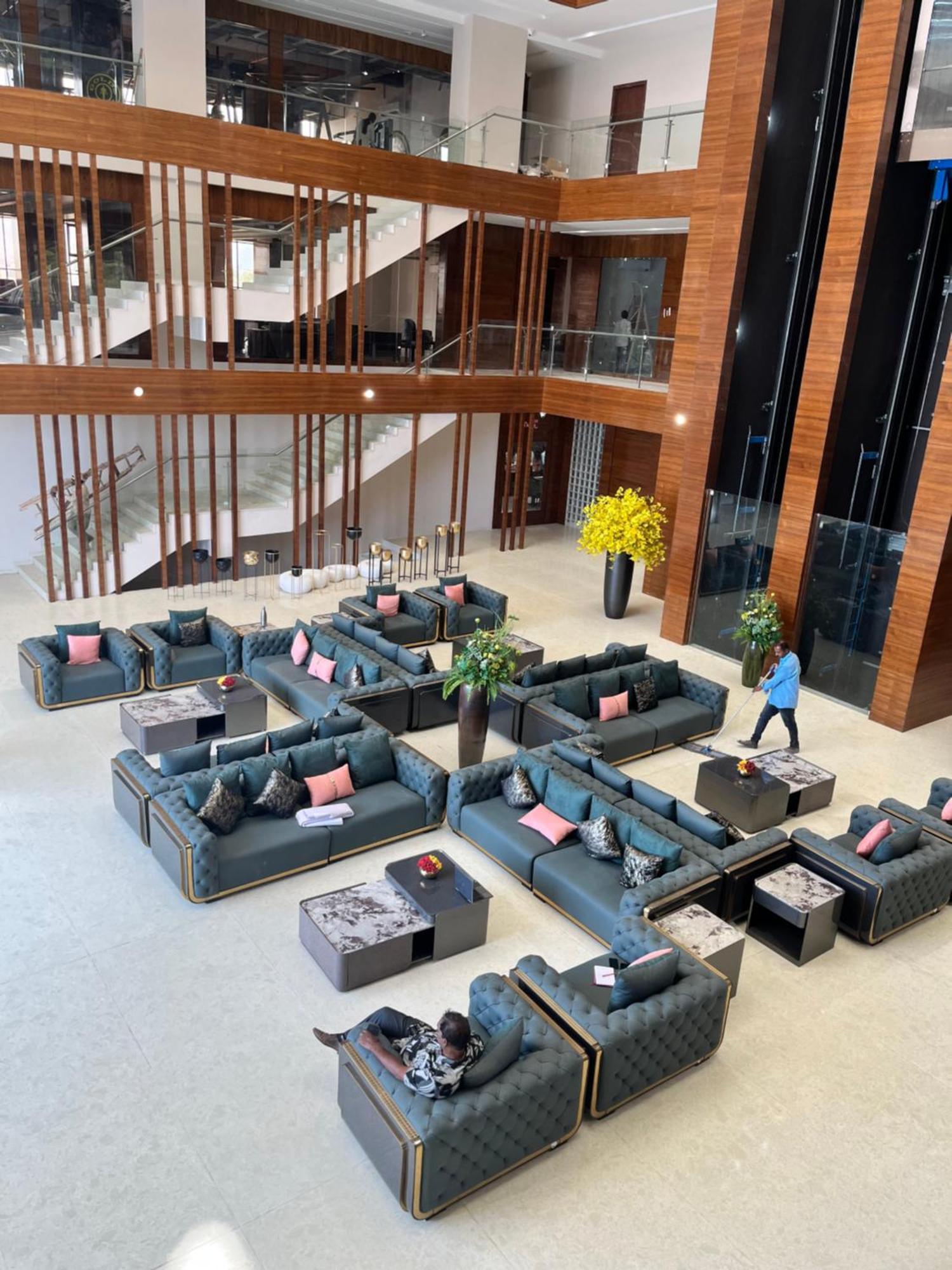 Vits Satyajeet Karad Hotel Екстериор снимка